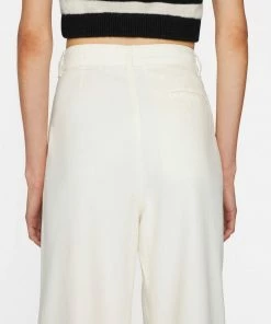 Frame-denim Women Denim Pleated Chino -- Ecru