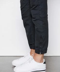 Frame-denim Banded Bottom Trapunto Moto Pant -- Washed Black